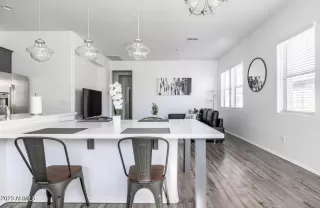 Photo #5: 6536276 Listing