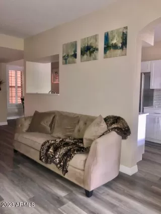 Photo #2: 6536312 Listing