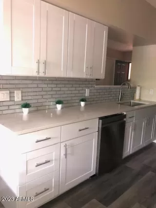 Photo #3: 6536312 Listing