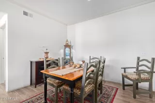 Photo #5: 6536327 Listing