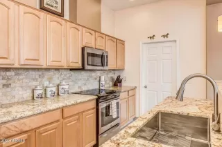 Photo #2: 6536708 Listing 