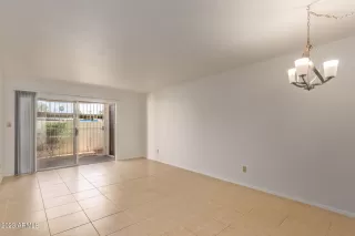 Photo #6: 6536806 Listing