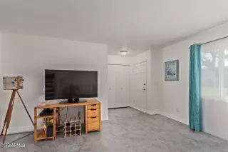 Photo #5: 6537068 Listing