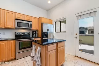 Photo #2: 6537171 Listing