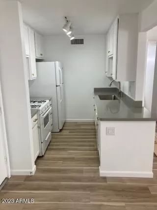 Photo #2: 6537306 Listing