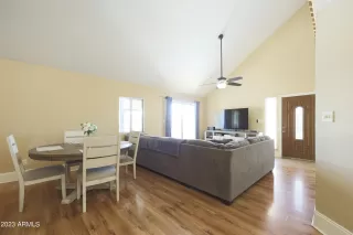 Photo #2: 6537709 Listing 