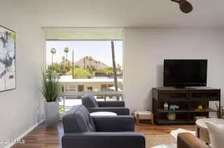 Photo #4: 6537952 Listing