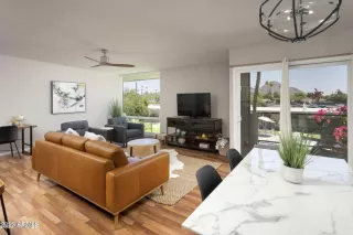 Photo #5: 6537952 Listing