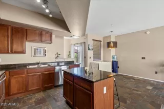 Photo #6: 6537975 Listing 