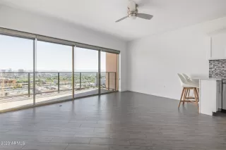 Photo #3: 6538096 Listing