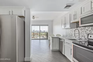 Photo #6: 6538096 Listing