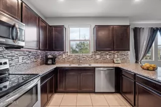 Photo #2: 6538113 Listing 