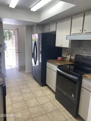 Photo #5: 6538196 Listing