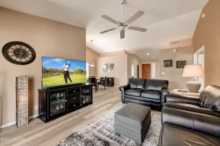 Photo #4: 6538253 Listing 