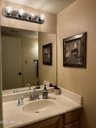 Photo #6: 6538352 Listing