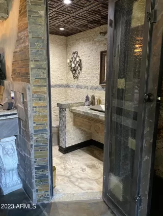 Photo #5: 6538356 Listing 