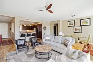 Photo #2: 6538400 Listing