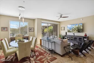 Photo #6: 6538400 Listing