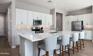 Photo #3: 6538521 Listing