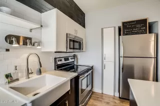 Photo #3: 6538522 Listing