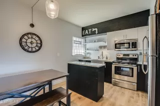 Photo #5: 6538522 Listing