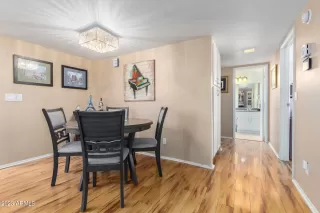 Photo #5: 6538656 Listing