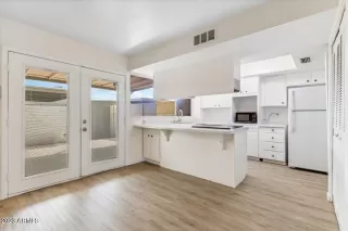 Photo #4: 6538796 Listing 