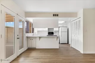 Photo #5: 6538796 Listing 