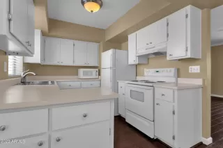 Photo #6: 6538884 Listing