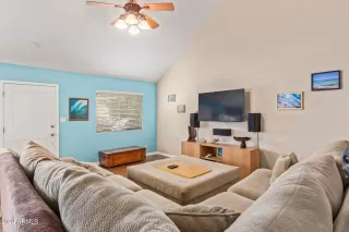 Photo #6: 6538887 Listing