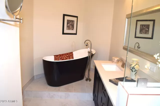 MLS: 6538942 Condo For Sale