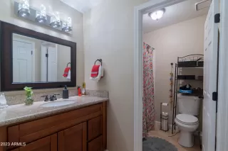 Photo #5: 6539086 Listing