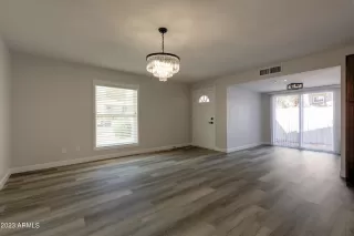 Photo #6: 6539098 Listing 