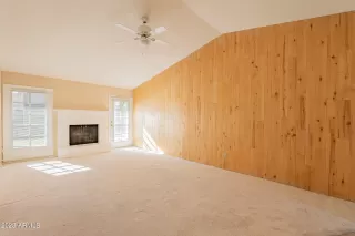 Photo #6: 6539187 Listing