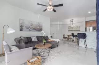 Photo #3: 6539207 Listing