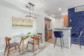 Photo #5: 6539207 Listing