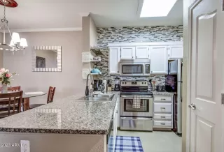 Photo #6: 6539239 Listing 