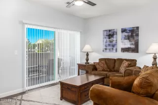 Photo #5: 6539706 Listing