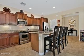 Photo #2: 6539989 Listing