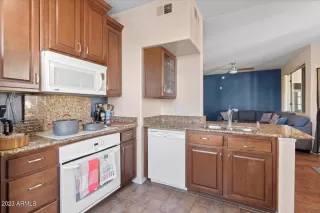 Photo #3: 6540125 Listing 