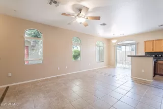 Photo #5: 6540412 Listing