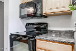 Photo #4: 6540476 Listing