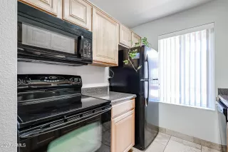 Photo #5: 6540476 Listing