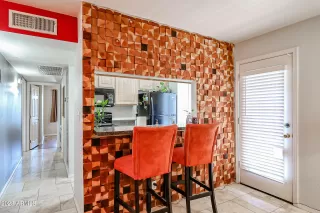 Photo #6: 6540476 Listing
