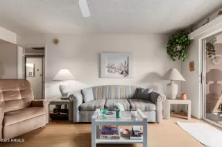 Photo #2: 6540479 Listing