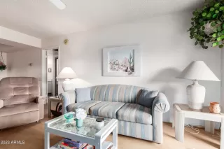 Photo #3: 6540479 Listing