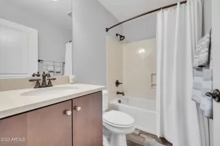 Photo #5: 6540522 Listing