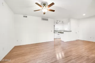 Photo #4: 6540757 Listing 