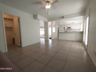 Photo #4: 6540777 Listing