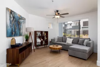 Photo #2: 6540837 Listing